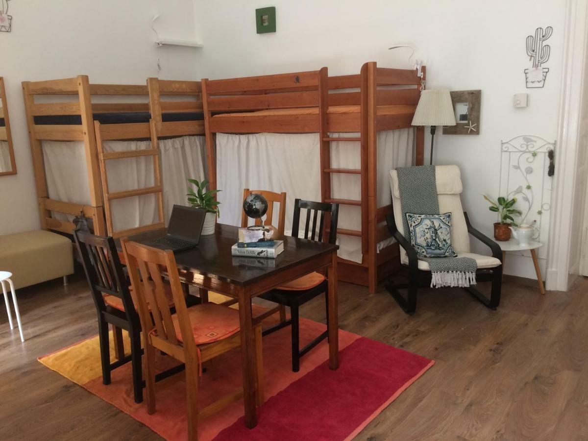 Bunk Bed Mixed Dormitory Room